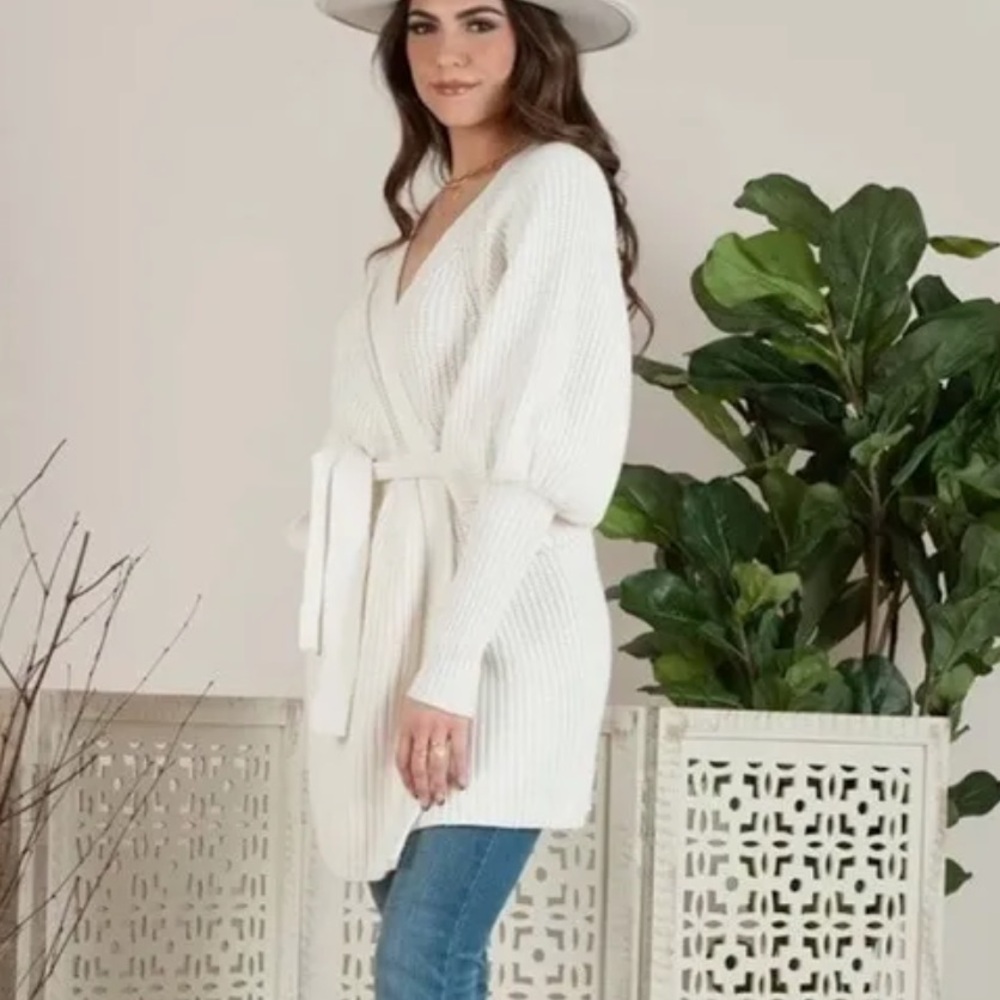 Lucca Seamore ivory chunky sweater cardigan size medium